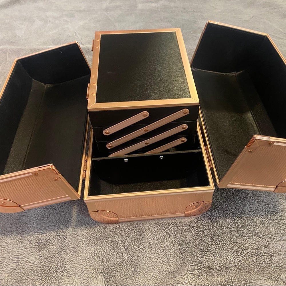 Impressions Vanity- Slay Case Makeup travel case (Rose Gold) - Picture 5 of 7